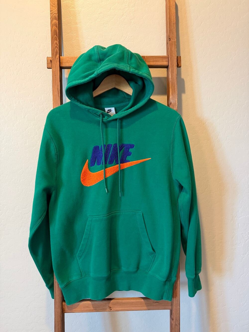 Nike Sportswear Green Pullover Hoodie Fleece Orange Blue Logo Women’s Small